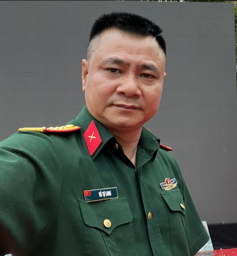 NSND Tự Long: "Táo quân" duy nhất mang quân hàm Đại tá, sống viên mãn bên  vợ Đại úy kém 12 tuổi