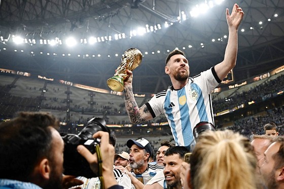 Áo đấu World Cup của Messi dự kiến được bán hơn 10 triệu USD - Ảnh 2.