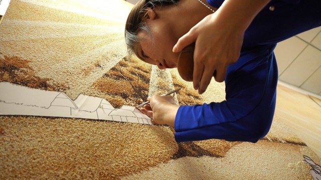 Bức tranh làm từ gạo ST 25 ngon nhất thế giới sắp được xác lập Kỷ lục Việt Nam - Ảnh 9.