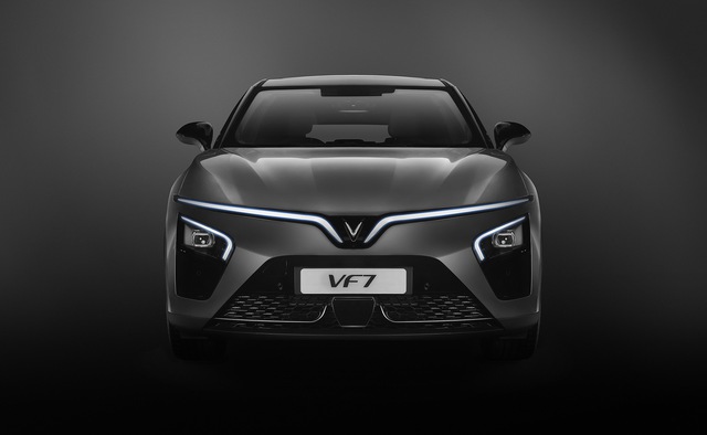 VinFast VF 7 chốt giá từ 850 triệu: Đi tối đa 431 km, thuê pin từ 2,9 triệu/tháng, giao xe trước Tết - Ảnh 3.