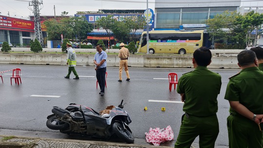 NÓNG: Cướp ngân hàng tại Đà Nẵng, 1 bảo vệ tử vong - Ảnh 5.