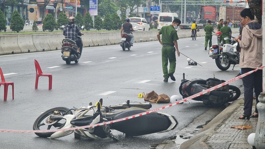 Danh tính 2 nghi phạm cướp ngân hàng, đâm bảo vệ tử vong tại Đà Nẵng - Ảnh 3.