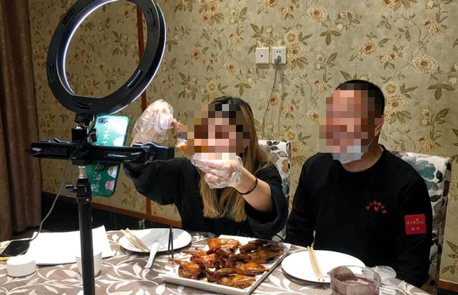 Blogger Trung Quốc qua đời vì ăn quá nhiều: Tưởng ngồi mát ăn bát vàng nhưng thực tế chẳng như mơ - Ảnh 1.