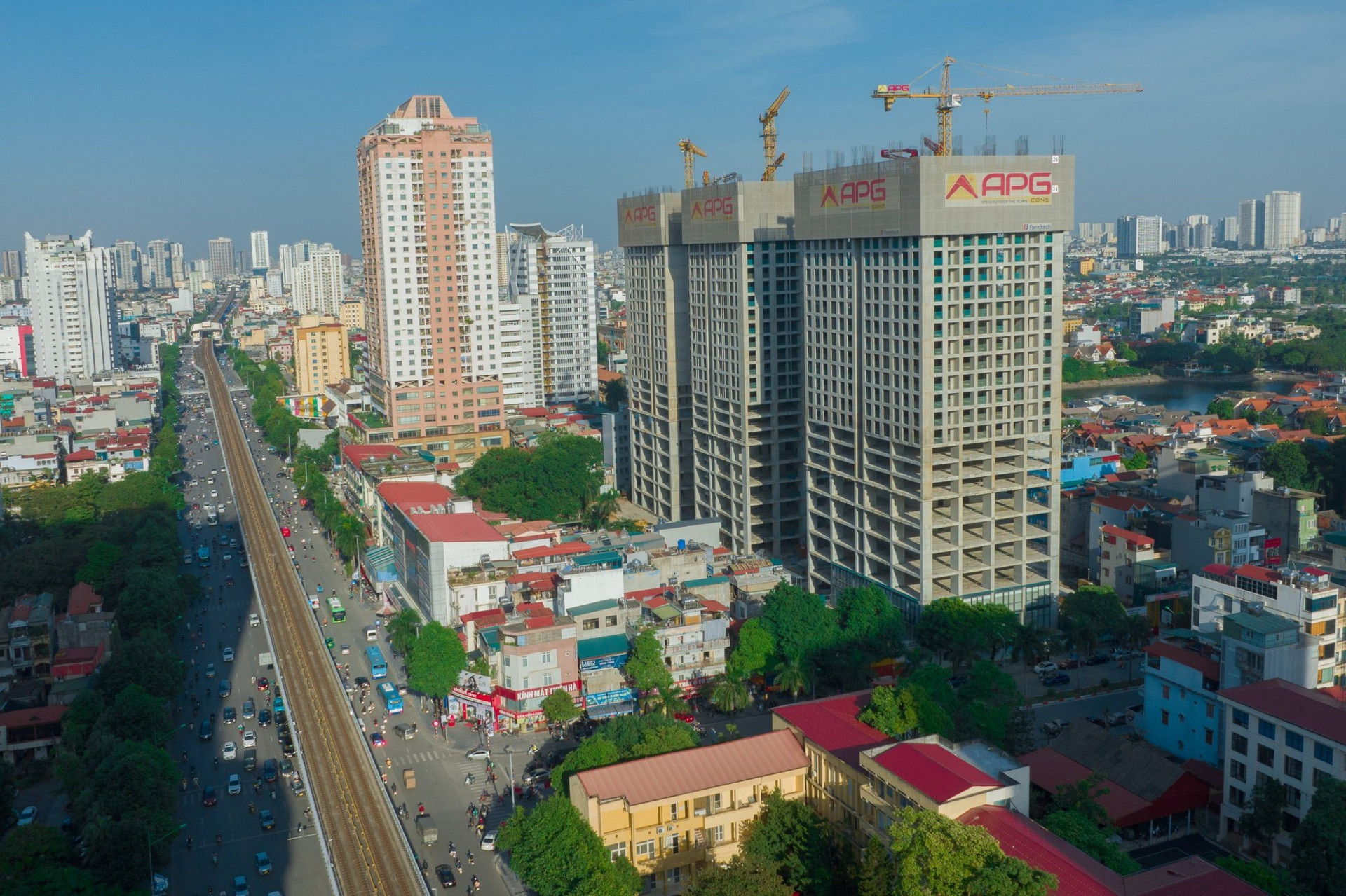 Thị trường vừa khởi sắc, chủ đầu tư đã rục rịch tăng giá chung cư - Ảnh 1. Thị trường vừa khởi sắc, chủ đầu tư đã rục rịch tăng giá chung cư - Ảnh 1.