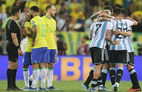 Tuyển Brazil kết thúc một năm tồi tệ, nóng lòng chờ tin từ Carlo Ancelotti - Ảnh 1.