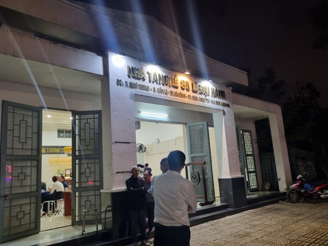 Xót xa gia cảnh nhân viên bảo vệ bị đâm trong vụ cướp ngân hàng ở Đà Nẵng - Ảnh 1.