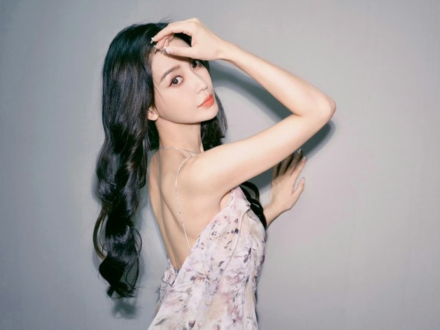 Angelababy lần đầu lộ diện sau khi bị phong sát: Bịt mặt kín mít, mệt mỏi bên con trai trong bệnh viện lúc nửa đêm - Ảnh 3.