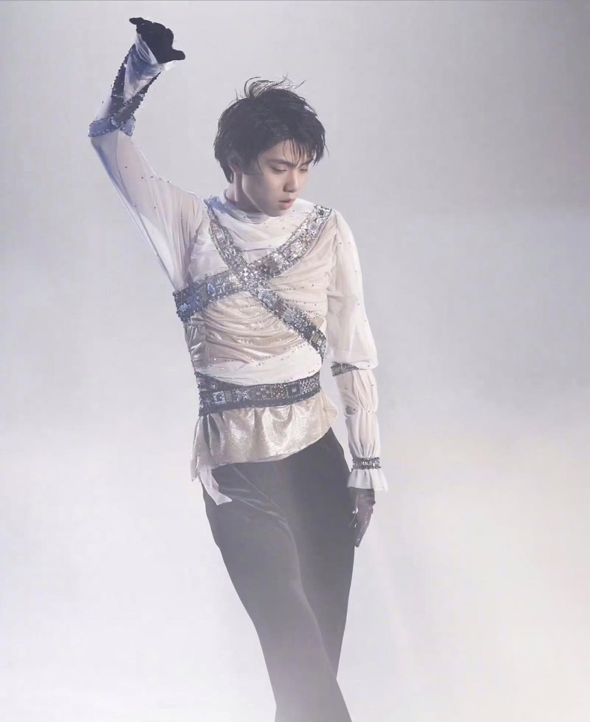 Toàn cảnh cuộc hôn nhân vỏn vẹn 3 tháng gây chấn động của quốc bảo Nhật Bản - Ảnh 3.