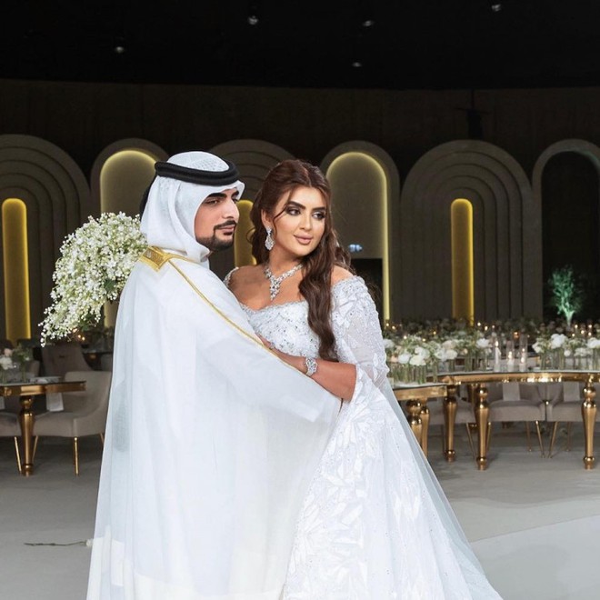 Đám cưới xa hoa của tỷ phú công nghệ và Công chúa Dubai: Váy đính kim cương, bánh cưới 7 tầng! - Ảnh 16.
