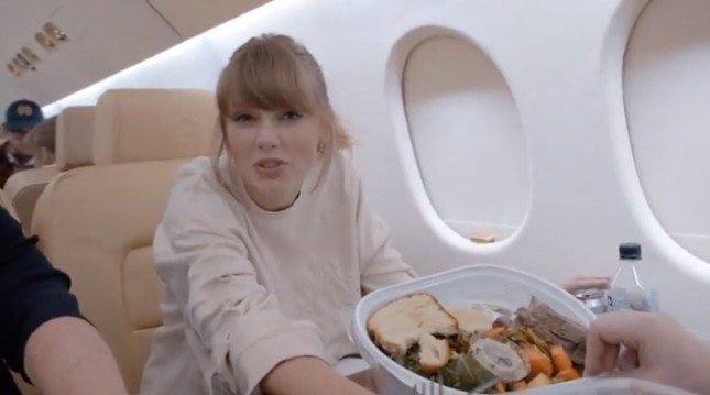 Take a look at the private jet of the new female billionaire - Taylor Swift - Photo 6.