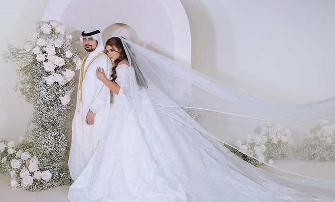 Đám cưới xa hoa của tỷ phú công nghệ và Công chúa Dubai: Váy đính kim cương, bánh cưới 7 tầng! - Ảnh 13.