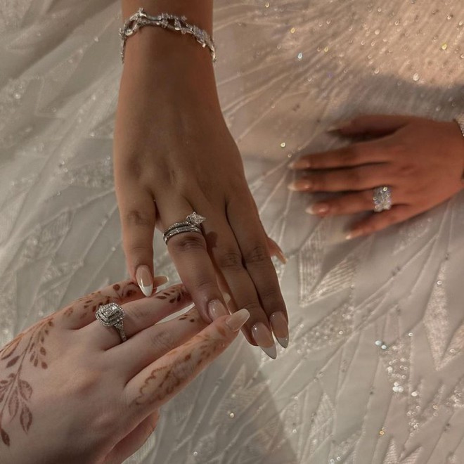 Đám cưới xa hoa của tỷ phú công nghệ và Công chúa Dubai: Váy đính kim cương, bánh cưới 7 tầng! - Ảnh 10.