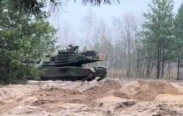 Xe tăng M1A1 Abrams lừng danh của Mỹ xuất hiện gần Kupyansk - Ảnh 2.
