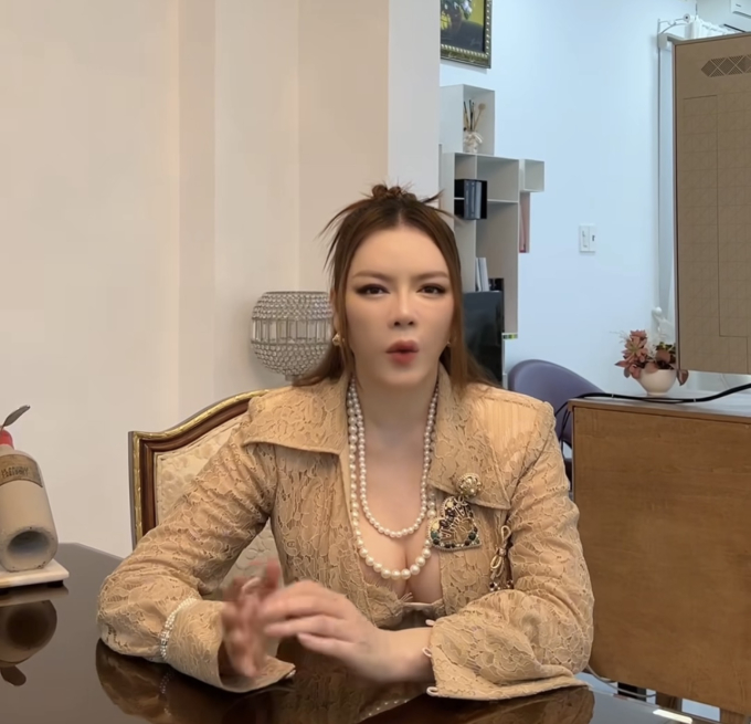 Lý Nhã Kỳ gặp vấn đề về sức khoẻ, phải gọi y tá truyền nước gấp lúc 3 giờ sáng - Ảnh 2.