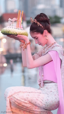 Hoa hậu chuyển giới Yoshi Rinrada gây sốt trong lễ hội thả đèn, visual ngọt ngào bao năm vẫn cực đỉnh - Ảnh 6.