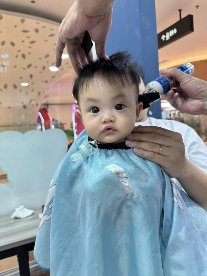 Cường Đô La đưa các con đi tút tát nhan sắc, biểu cảm của hai nhóc tì khiến dân mạng cười không ngớt - Ảnh 4.