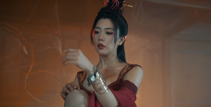 Xuất hiện cặp đôi lệch nhau 30 tuổi bị chê như bố con, nhà gái là bình hoa di động diễn dở có tiếng - Ảnh 5.