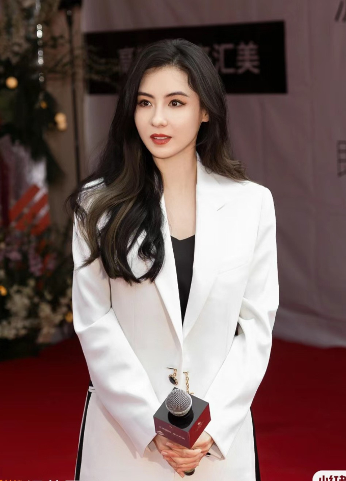 Rộ tin Trương Bá Chi cặp kè và sinh con cho trùm xã hội đen, người trong cuộc phản hồi ra sao? - Ảnh 2.