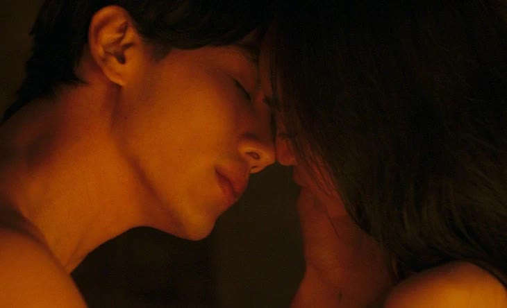 Cảnh 18+ vô tội vạ ở phim Việt: Như con dao hai lưỡi - Ảnh 2.