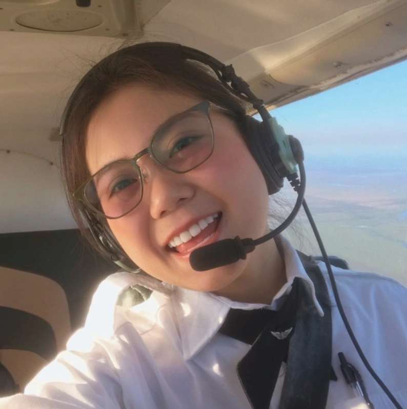 Chi gần 5 tỷ học làm phi công, nữ cơ phó 27 tuổi tiết lộ thời gian thu hồi vốn - Ảnh 1. Chi gần 5 tỷ học làm phi công, nữ cơ phó 27 tuổi tiết lộ thời gian thu hồi vốn - Ảnh 1.