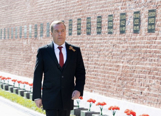 Ông Medvedev gọi Ba Lan là ‘kẻ thù nguy hiểm’ - Ảnh 1.
