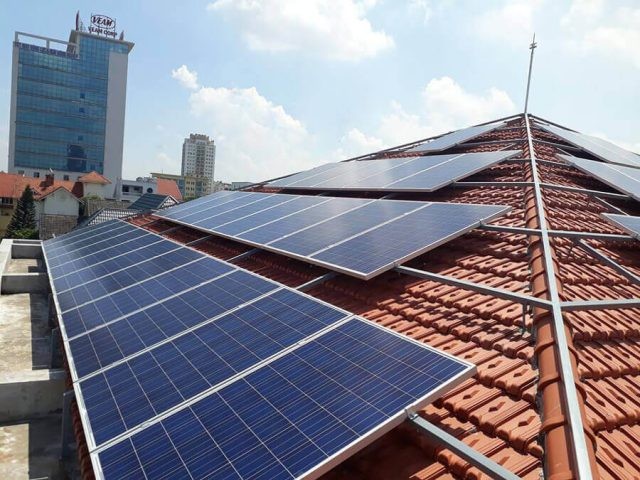 Bộ Công Thương có động thái mới với điện mặt trời mái nhà - Ảnh 1.