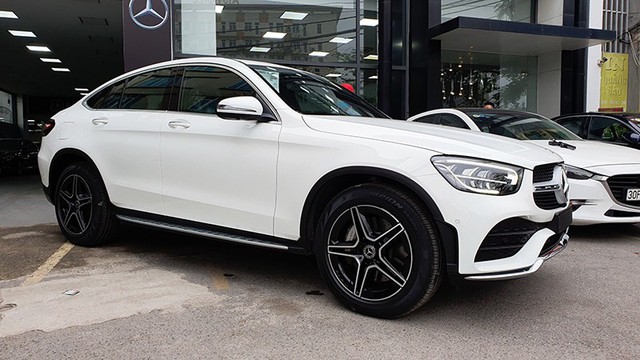 Rao hàng hiếm Mercedes-Benz GLC 300 Coupe rẻ hơn 500 triệu so với niêm yết, người bán khẳng định xe mới lướt 6.500km - Ảnh 2.