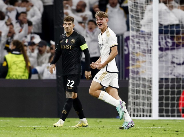 Jude Bellingham bùng nổ, Real Madrid nối dài chuỗi trận thăng hoa tại Champions League - Ảnh 3.