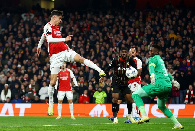 Arsenal vào vòng knock-out Champions League sau set tennis - Ảnh 3.