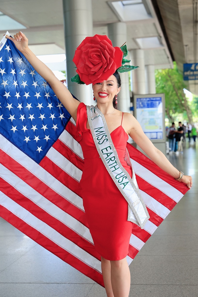 Dàn thí sinh Miss Earth 2023 diện áo dài khi đến Việt Nam  - Ảnh 3.