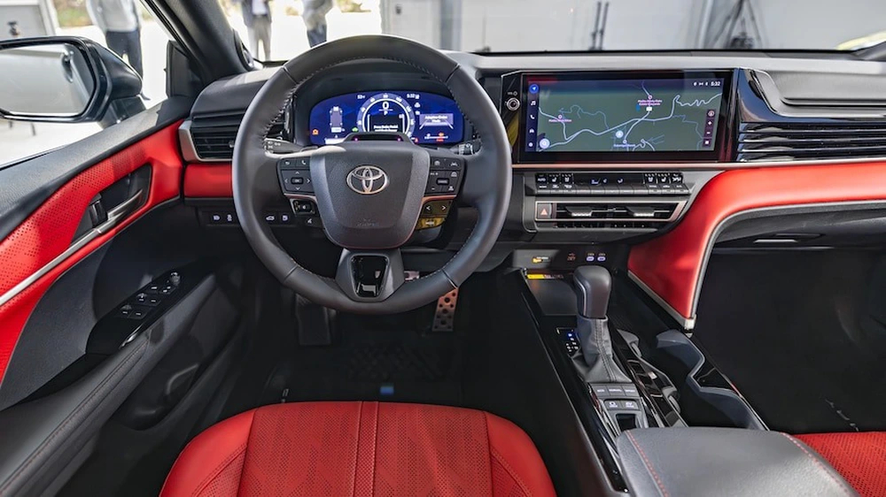 Báo Mỹ đánh giá nội thất Toyota Camry 2025: Hiện đại, dễ dùng, không còn cảm giác bị cắt trang bị với bản thấp - Ảnh 7.