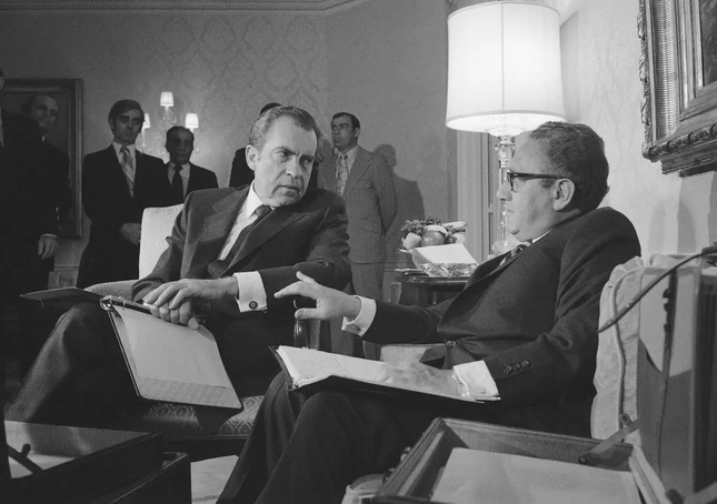 Di sản đồ sộ gây tranh cãi của cố Ngoại trưởng Mỹ Henry Kissinger - Ảnh 7.