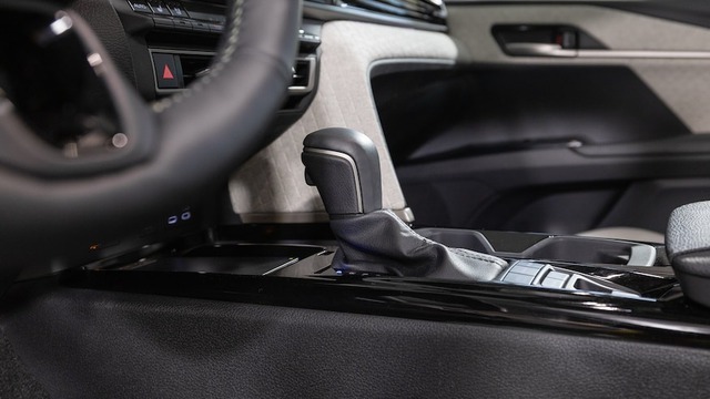 Báo Mỹ đánh giá nội thất Toyota Camry 2025: Hiện đại, dễ dùng, không còn cảm giác bị cắt trang bị với bản thấp - Ảnh 4.
