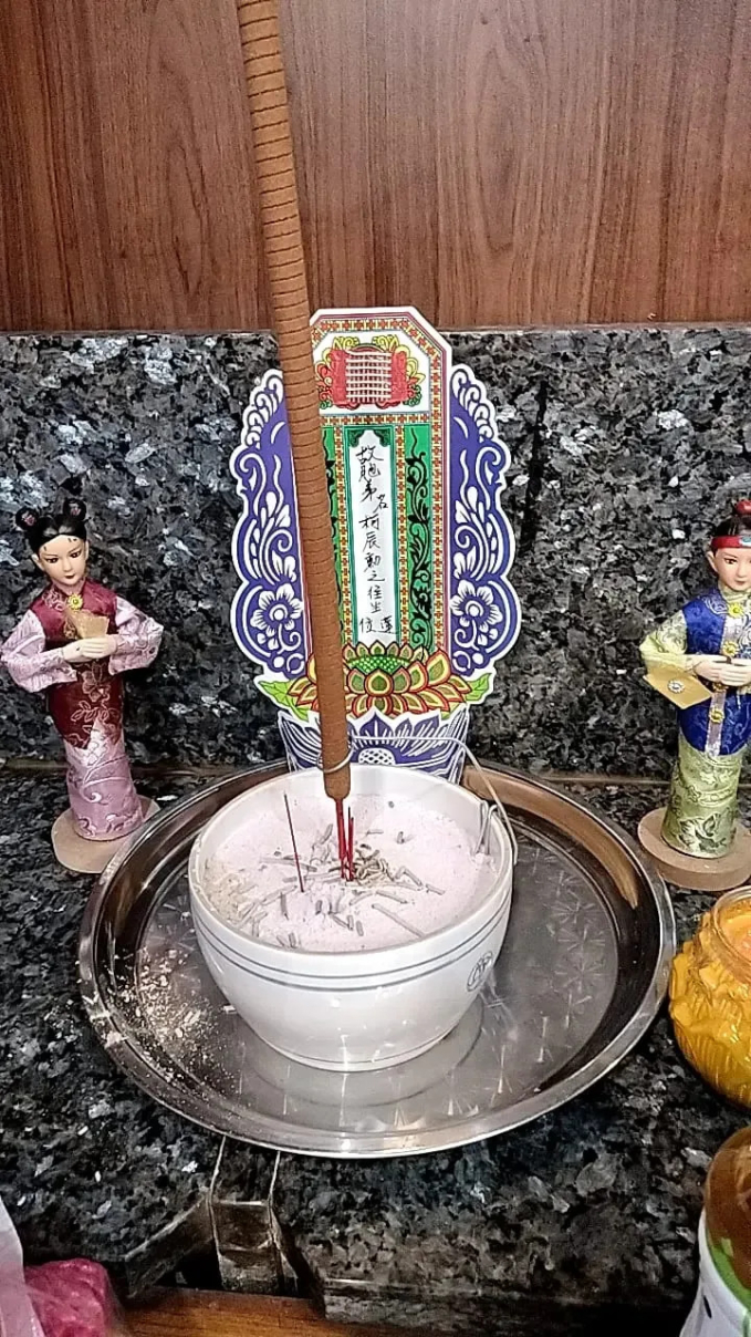 Ca sĩ 20 tuổi đột tử trong nhà vệ sinh, cảnh sát công bố kết quả khám nghiệm tử thi - Ảnh 2.