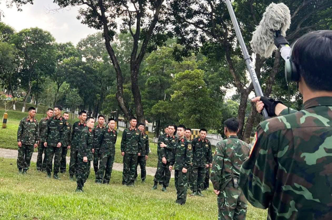 Rò rỉ ảnh 8 nghệ sĩ Sao nhập ngũ 2024: MONO, Mai Tài Phến cùng gánh hài lầy lội chẳng kém Độ Mixi - Ảnh 1.