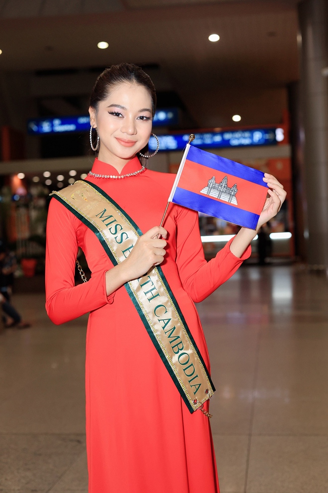 Dàn thí sinh Miss Earth 2023 diện áo dài khi đến Việt Nam  - Ảnh 7.