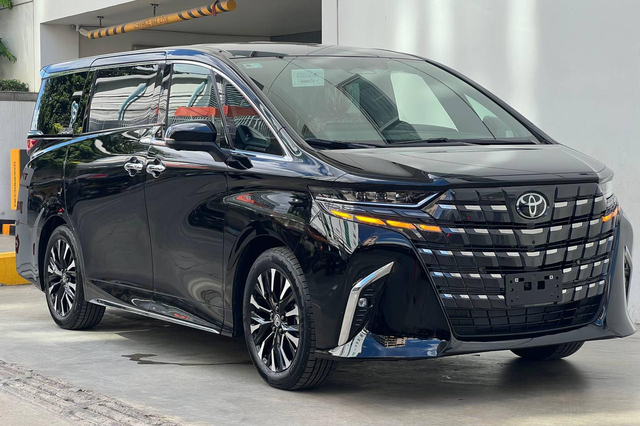 Toyota Alphard 2024 bán tại Việt Nam tháng này: Giá dự kiến hơn 4,3 tỷ, nội thất hiện đại, tối ưu hơn cho chủ tịch - Ảnh 1.