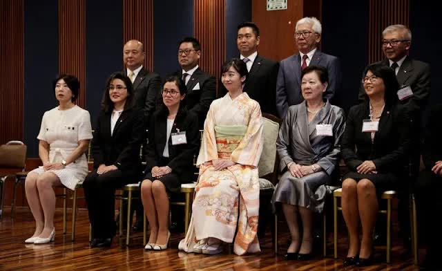 Công chúa xinh đẹp nhất Nhật Bản một mình xuất hiện trong chuyến công du nước ngoài, được khen hết lời bởi chi tiết cực tinh tế - Ảnh 7.