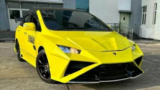 Honda Civic trang trí phong cách siêu xe Lamborghini - Ảnh 1.