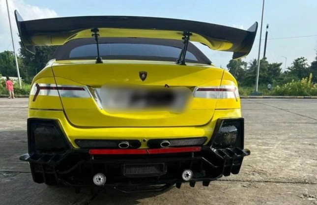 Honda Civic trang trí phong cách siêu xe Lamborghini - Ảnh 4.