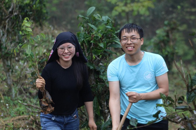 Chàng trai vừa làm BTV xoàng ở Hà Nội vừa trồng triệu cây xanh: Bố mắng sa sả; nhìn cây mà khóc! - Ảnh 5.