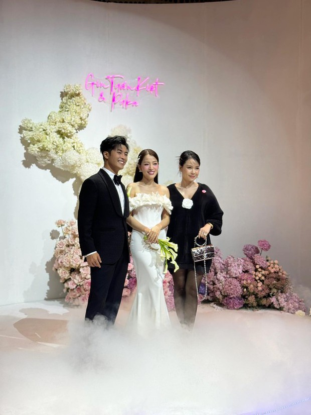  Lễ cưới Puka - Gin Tuấn Kiệt tại TP.HCM: 4 sao Việt mở màn, chú rể chứng minh độ cưng chiều vợ số 1 - Ảnh 8.
