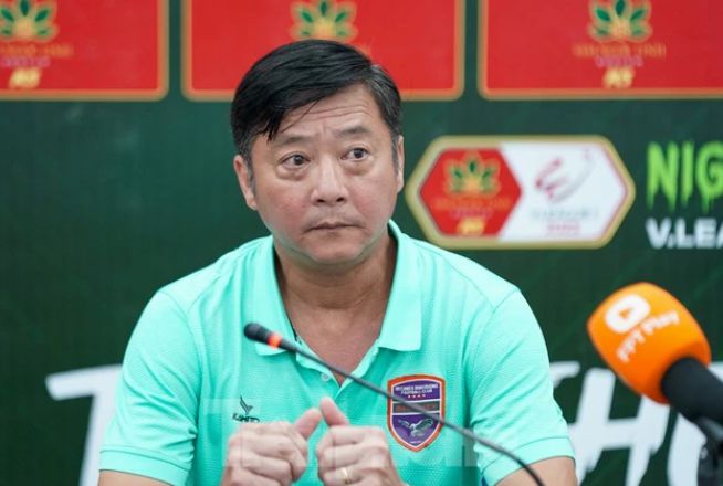Giành 2 chiến thắng, huyền thoại bóng đá Việt Nam nhận phản ứng bất ngờ từ báo Trung Quốc - Ảnh 2.