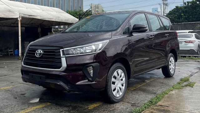 Toyota Innova đời cũ chưa bị khai tử, vẫn thêm bản mới siêu rẻ: Quy đổi hơn 600 triệu, cắt trang bị ngoại thất - Ảnh 1.