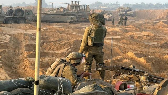 Israel đồng ý tạm dừng chiến thuật ở Gaza, quyết không ngừng bắn: Có gì khác nhau? - Ảnh 1.