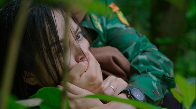 Cảnh khóc của Thu Quỳnh trong ‘Cuộc chiến không giới tuyến’ bị chê - Ảnh 4.