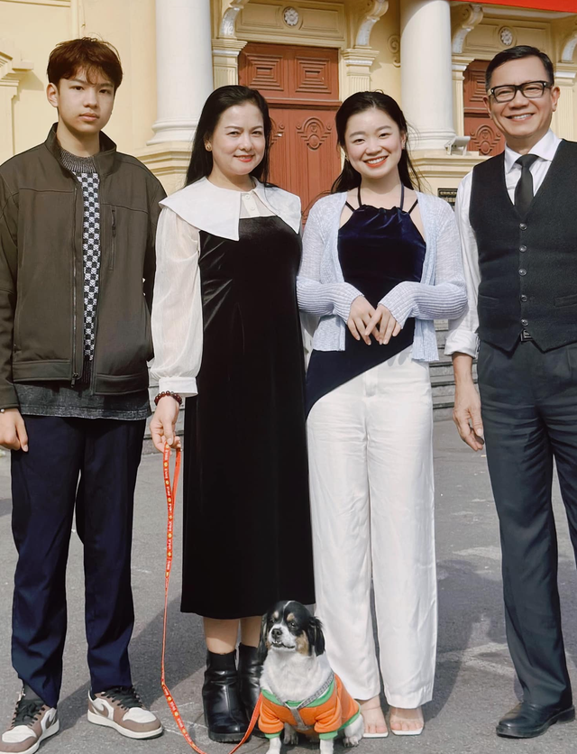 Nam thần màn ảnh 2 vợ chồng đều mang quân hàm Đại tá, là cặp trai tài gái sắc hạnh phúc của showbiz Việt - Ảnh 6.