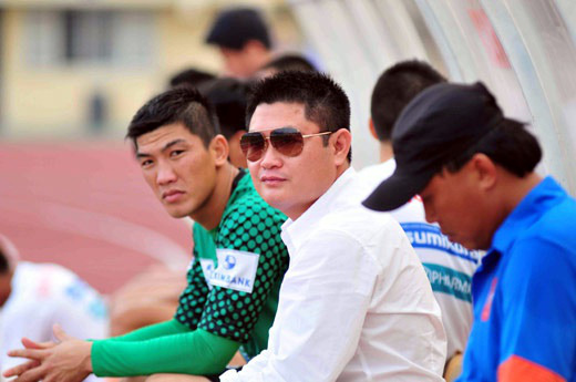 Đại gia đứng sau bầu Đức, chống lưng cho HAGL: Một thời chớp nhoáng trên bầu trời V.League! - Ảnh 1.