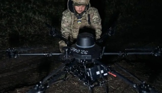 UAV Nga đâm vào UAV “Ma cà rồng” của Ukraine ở Bakhmut - Ảnh 2.