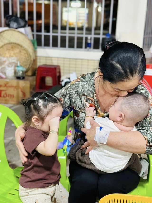 Lê Dương Bảo Lâm bật khóc nức nở: Cảm giác khủng khiếp nhất là 2 vợ chồng dẫn mẹ đi chọn huyệt mộ - Ảnh 5.